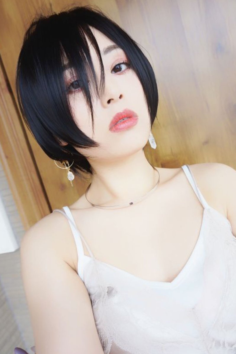 画像8: 《Sサイズ展開有》大人可愛い✩美フォルムレイヤーショートボブ【ブラック】　 (8)