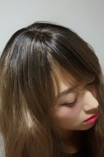 画像14: 【SALE】斜め分け毛先グラデーション染め☆リラックスウェーブロング【根元黒mix×ココナッツベージュ×毛先グリーングラデーション】　 (14)