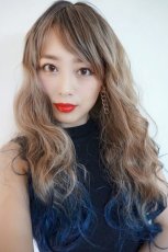 画像20: 《SALE》斜め分け毛先グラデーション染め☆リラックスウェーブロング【根元黒mix×ココナッツベージュ×毛先インディゴブルー】　 (20)