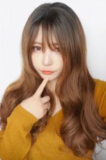 画像19: front lace wig☆シースルーエアリーバングウォームウェーブロング【根元黒染め×ショコラベージュ】 (19)