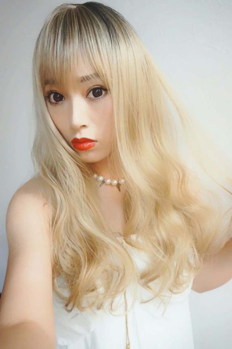 画像9: 【SALE】I型つむじ☆斜め分けランダムゆる巻きウェーブロング【根元黒mix×ミルクティゴールド】　 (9)