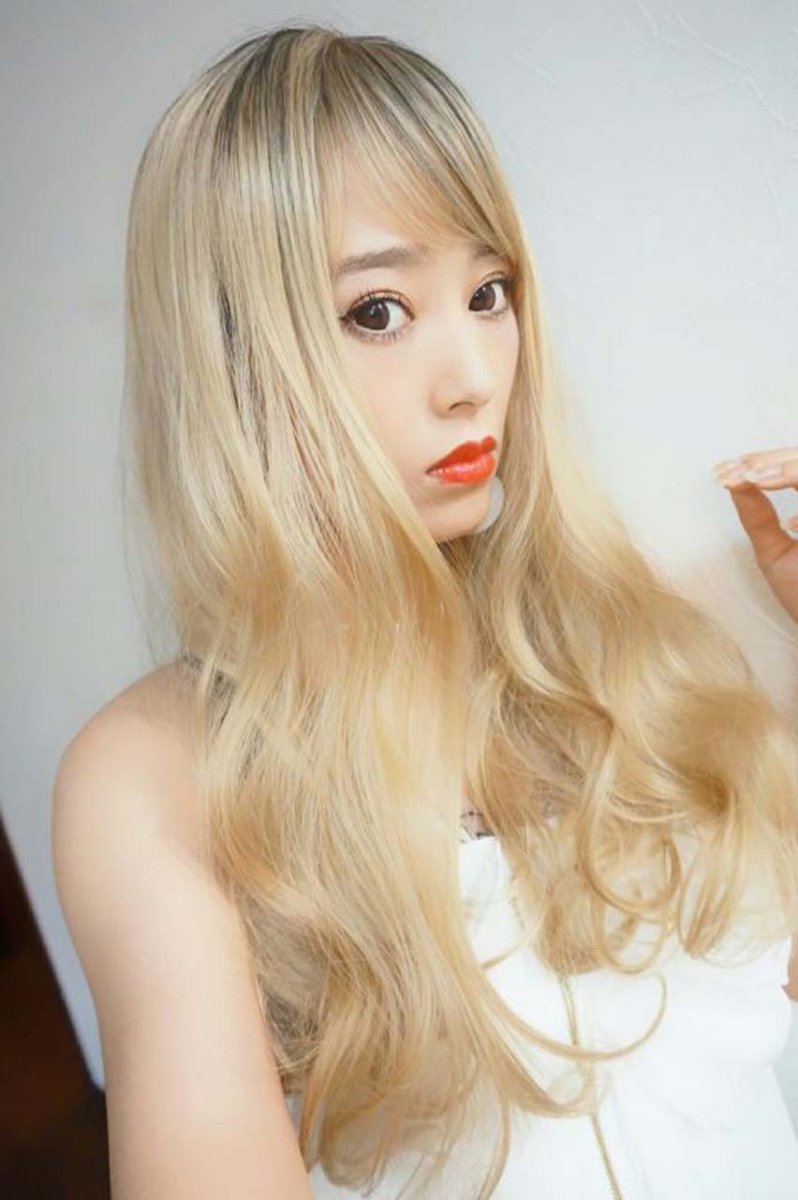 画像12: 【SALE】I型つむじ☆斜め分けランダムゆる巻きウェーブロング【根元黒mix×ミルクティゴールド】　 (12)