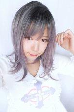 画像2: 【SALE】つむじレース手植え製法☆愛されレイヤーワンカールボブ【根元黒染め×アッシュパープル】 (2)