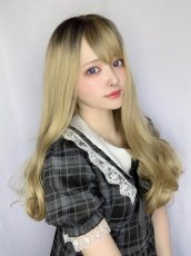 画像3: 【SALE】I型つむじ☆斜め分けランダムゆる巻きウェーブロング【根元黒mix×ミルクティゴールド】　 (3)