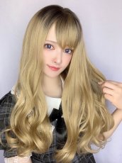 画像2: 【SALE】I型つむじ☆斜め分けランダムゆる巻きウェーブロング【根元黒mix×ミルクティゴールド】　 (2)