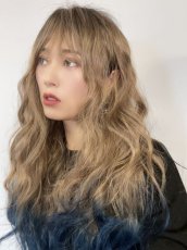 画像3: 《SALE》斜め分け毛先グラデーション染め☆リラックスウェーブロング【根元黒mix×ココナッツベージュ×毛先インディゴブルー】　 (3)