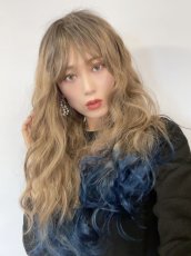 画像5: 《SALE》斜め分け毛先グラデーション染め☆リラックスウェーブロング【根元黒mix×ココナッツベージュ×毛先インディゴブルー】　 (5)