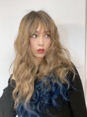 画像11: 《SALE》斜め分け毛先グラデーション染め☆リラックスウェーブロング【根元黒mix×ココナッツベージュ×毛先インディゴブルー】　 (11)