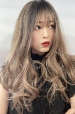 画像3: ふかし加工☆オルチャン風シースルーバングフェミニンカールロング【根元黒染め×シフォンベージュ】 (3)