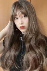 画像8: I型つむじ☆斜め分けランダムゆる巻きウェーブロング【根元黒mix×マロンブラウン】　 (8)
