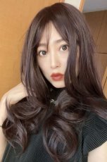 画像16: ふかし加工☆オルチャン風シースルーバングフェミニンカールロング【ダークチェリー】 (16)