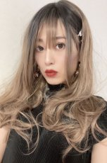 画像7: ふかし加工☆オルチャン風シースルーバングフェミニンカールロング【根元黒染め×シフォンベージュ】 (7)