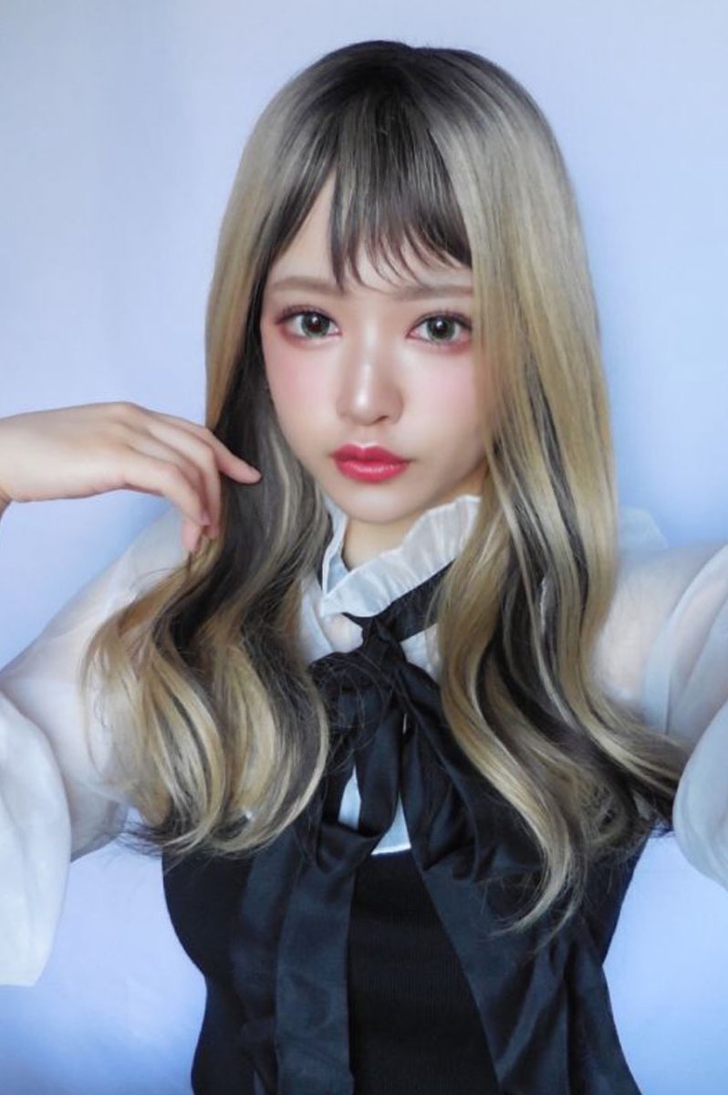 画像4: 【SALE】ふかし加工☆フリンジバング＆サイドインナーカラーゆるカールロング【根元黒染めミルキーゴールド×インナーカラー002R】 (4)