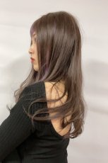 画像12: ふかし加工☆フリンジバング＆サイドインナーカラーゆるカールロング【002R×インナーカラーアッシュグレープパープル】 (12)