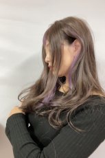 画像14: ふかし加工☆フリンジバング＆サイドインナーカラーゆるカールロング【002R×インナーカラーアッシュグレープパープル】 (14)
