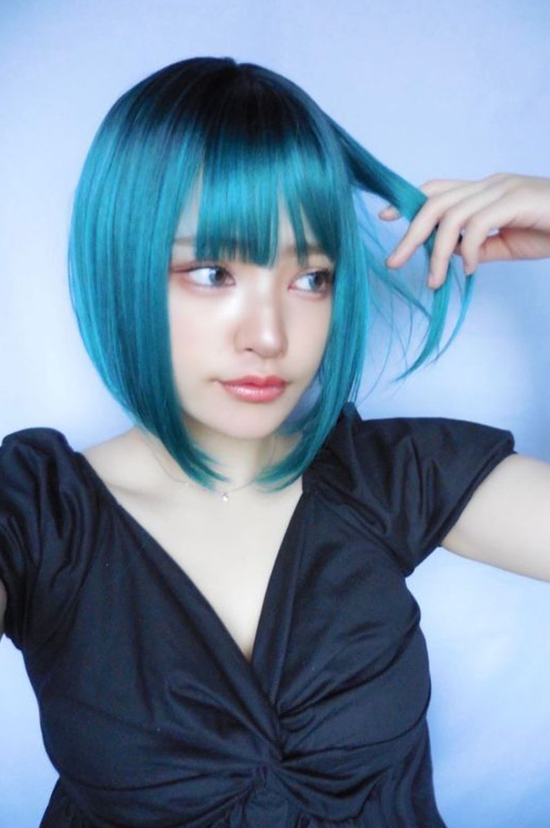 画像2: 【SALE】シースルーバング☆前下がりクラシカルボブ【根元黒染め×エメラルドグリーン】 (2)