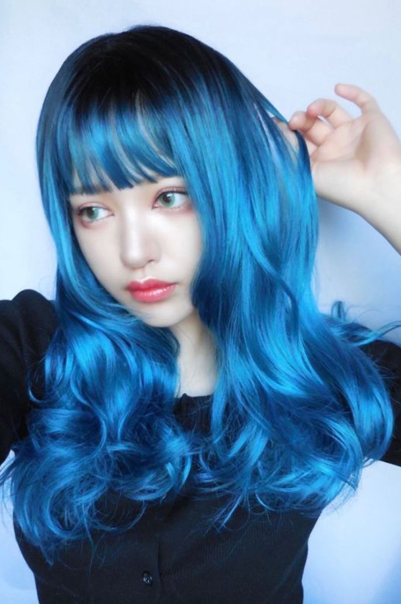 画像2: 《SALE》ふかし加工☆オルチャン風シースルーバングフェミニンカールロング【根元黒染め×ピーコック・グリーン×マゼラン・ブルー】 (2)