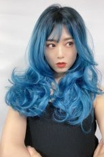 画像16: 《SALE》ふかし加工☆オルチャン風シースルーバングフェミニンカールロング【根元黒染め×ピーコック・グリーン×マゼラン・ブルー】 (16)
