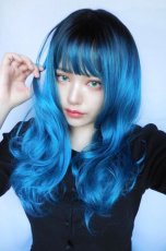 画像3: 《SALE》ふかし加工☆オルチャン風シースルーバングフェミニンカールロング【根元黒染め×ピーコック・グリーン×マゼラン・ブルー】 (3)
