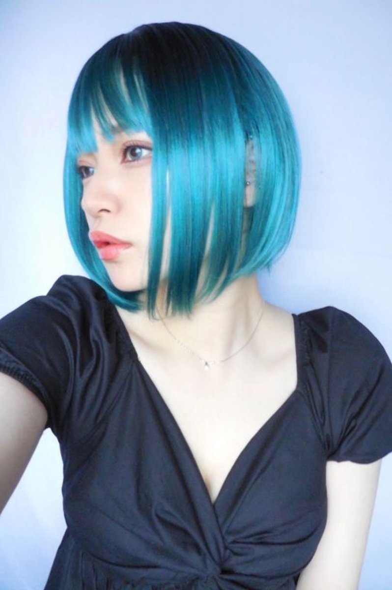 画像4: 【SALE】シースルーバング☆前下がりクラシカルボブ【根元黒染め×エメラルドグリーン】 (4)