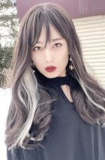 画像4: 【SALE】Ssize☆I型つむじ☆フリンジバング＆サイドインナーカラーゆるカールロング【002R×インナーカラープラチナゴールド】 (4)