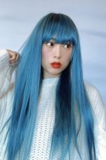 画像8: 【SALE】幅広つむじ☆ぱっつん前髪ブラントカットストレートロング【根元ブラックmix×ピーコック・グリーン×マゼラン・ブルー】　　 (8)