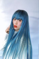 画像10: 【SALE】幅広つむじ☆ぱっつん前髪ブラントカットストレートロング【根元ブラックmix×ピーコック・グリーン×マゼラン・ブルー】　　 (10)