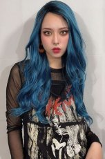 画像13: 【SALE】ふかし加工☆ヌーディカジュアルウェーブロング【根元黒染め×ピーコック・グリーン×マゼラン・ブルー】 (13)