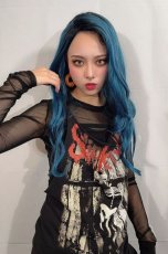 画像12: 【SALE】ふかし加工☆ヌーディカジュアルウェーブロング【根元黒染め×ピーコック・グリーン×マゼラン・ブルー】 (12)