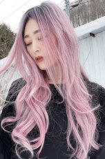 画像4: 【SALE】ふかし加工☆ヌーディカジュアルウェーブロング【根元黒染め×シュガーピンク】 (4)