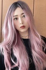 画像9: 【SALE】ふかし加工☆ヌーディカジュアルウェーブロング【根元黒染め×シュガーピンク】 (9)