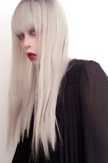 画像14: 幅広つむじ☆ぱっつん前髪ブラントカットストレートロング【根元黒mix×プラチナゴールド】　　 (14)