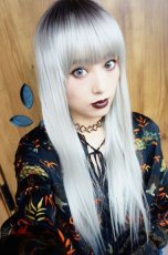 画像15: 幅広つむじ☆ぱっつん前髪ブラントカットストレートロング【根元黒mix×プラチナゴールド】　　 (15)