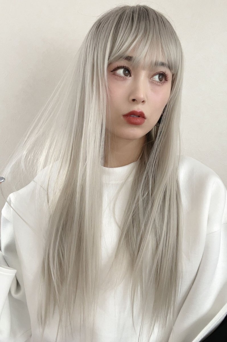 画像4: 幅広つむじ☆ぱっつん前髪ブラントカットストレートロング【根元黒mix×プラチナゴールド】　　 (4)