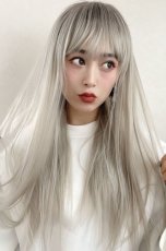 画像2: 幅広つむじ☆ぱっつん前髪ブラントカットストレートロング【根元黒mix×プラチナゴールド】　　 (2)