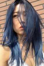画像9: 【SALE】幅広I型つむじ☆クールレイヤーストレートセミロング【根元黒染め×ブードゥーブルー】 (9)