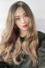 画像7: front lace wig☆シースルーエアリーバングウォームウェーブロング【根元黒染め×ショコラベージュ】 (7)