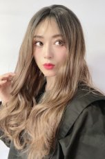 画像5: front lace wig☆シースルーエアリーバングウォームウェーブロング【根元黒染め×ショコラベージュ】 (5)