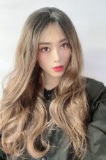 画像3: front lace wig☆シースルーエアリーバングウォームウェーブロング【根元黒染め×ショコラベージュ】 (3)