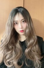 画像9: front lace wig☆シースルーエアリーバングウォームウェーブロング【根元黒染め×ショコラベージュ】 (9)