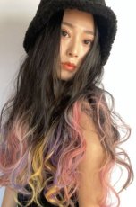 画像2: 【SALE】ハーフwig☆2way✩トロピカルレインボーカラーウェーブロング【根元黒染め×トロピカルレインボー】 (2)