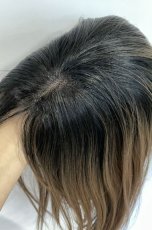 画像19: front lace wig☆エアリーバングCカールロブ【根元黒染め×キャラメルベージュ】 (19)
