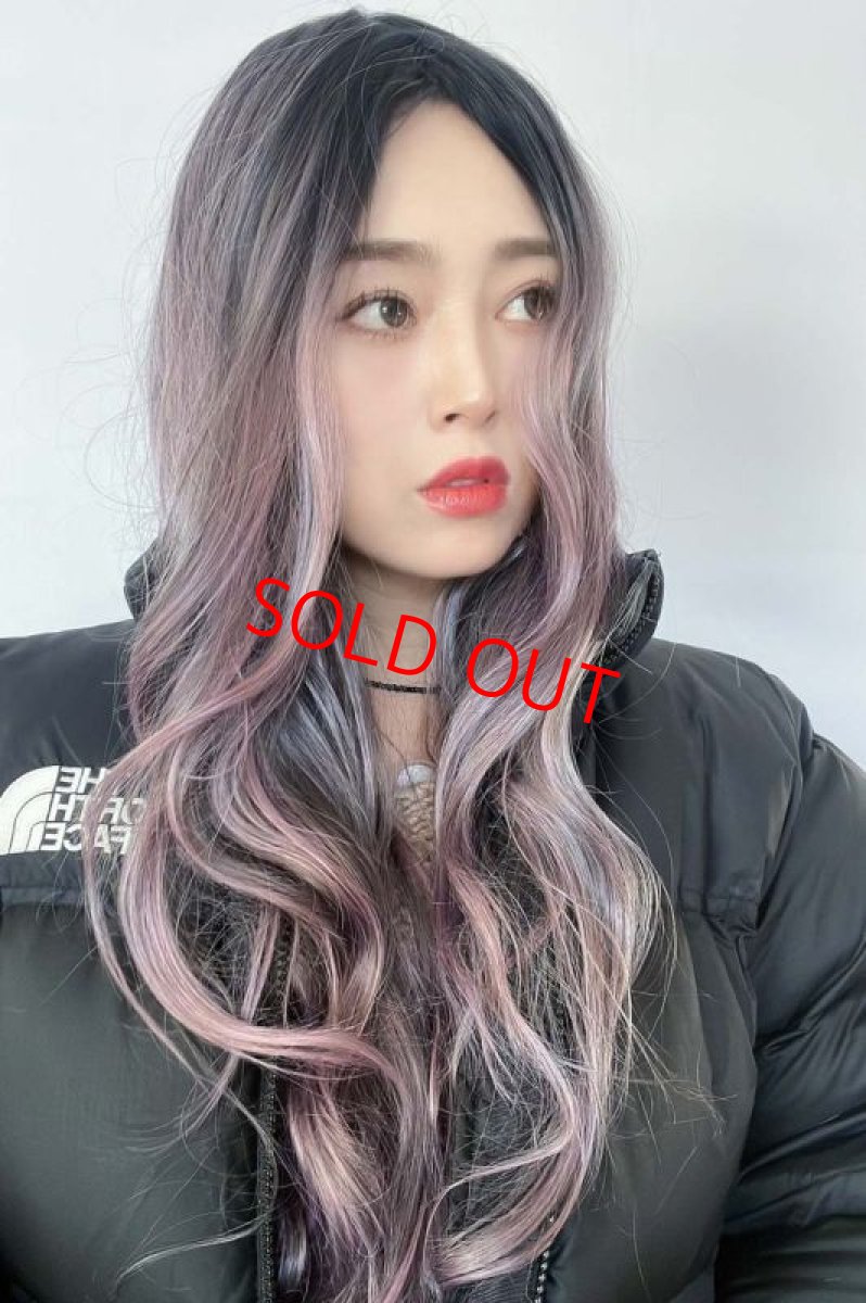 画像9: 【SALE】幅広つむじ☆産毛付き☆抜け感大人グラムウェーブロング【根元黒染め×ラベンダー×ダークグレー】 (9)