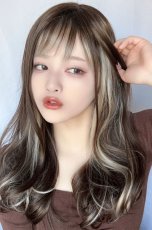 画像7: 【SALE】ふかし加工☆フリンジバング＆サイドインナーカラーゆるカールロング【002R×インナーカラープラチナゴールド】 (7)