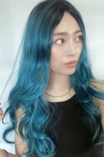 画像6: 【SALE】ふかし加工☆ヌーディカジュアルウェーブロング【根元黒染め×ピーコック・グリーン×マゼラン・ブルー】 (6)