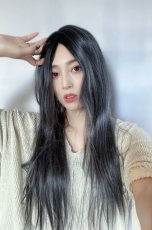 画像3: 【SALE】ストレス軽減！注目の新構造ウィッグ！センター分けソフトストレートロング【根元黒染め×アメジストパープルグレー】  (3)