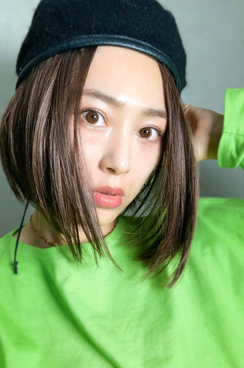 前下がりのクールなショートスタイルも自然なwigのsugarcranzで 前下がりのクールなショートスタイルも自然なwigのsugarcranzで