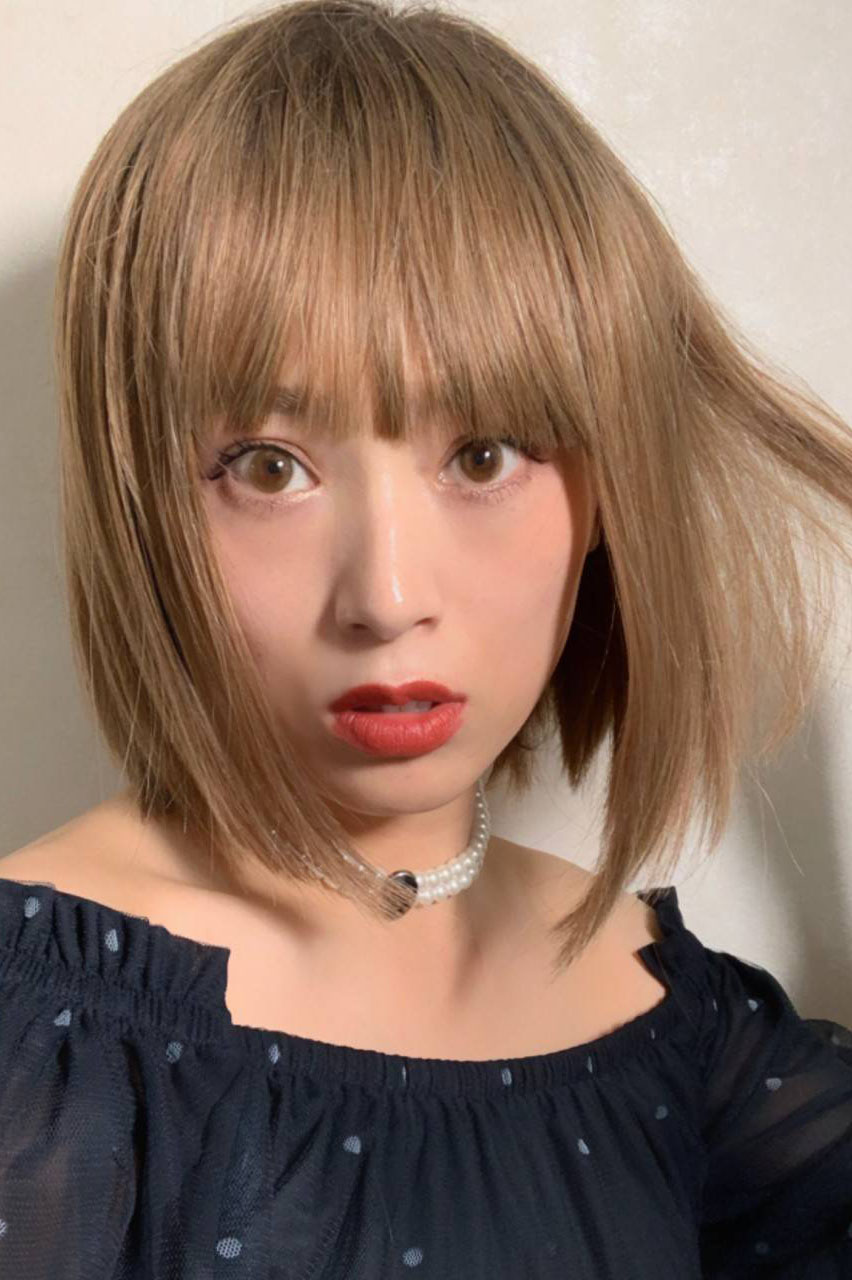 今季流行のスタイル切りっぱなしボブ 個性的なカラーも豊富なお店sugarcranzvivid