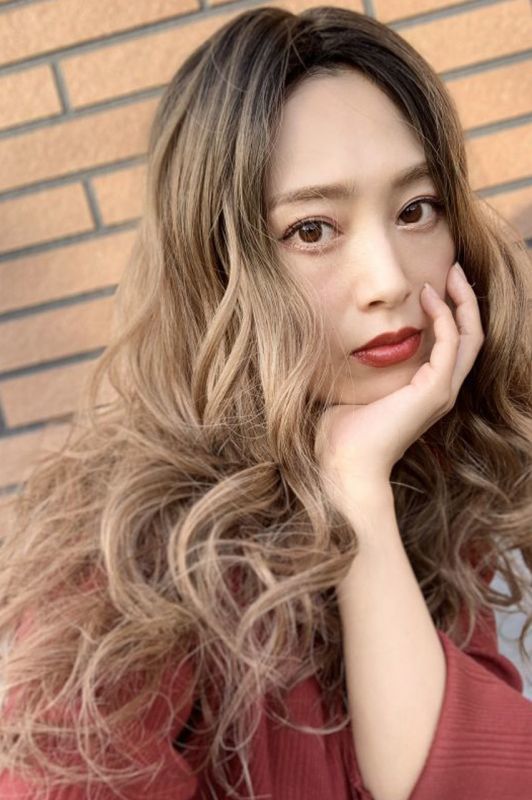 ウェットヘアでセクシーおフェロ女子なヘアスタイルはsugarcranzにお任せ ウェットヘアでセクシーおフェロ女子なヘアスタイルはsugarcranzにお任せ