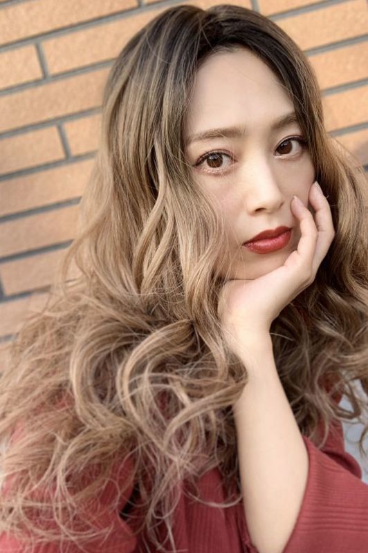 ウェットヘアでセクシーおフェロ女子なヘアスタイルはsugarcranzにお任せ